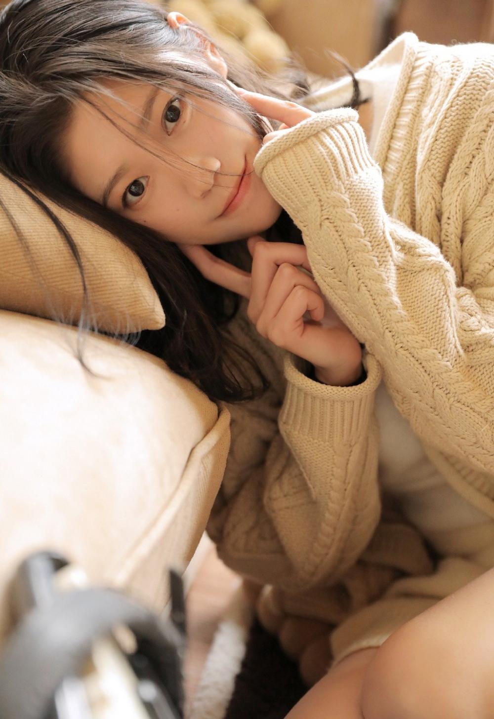 那一夜她的老师要了她 和老师同居的日子 老师你舒服吗