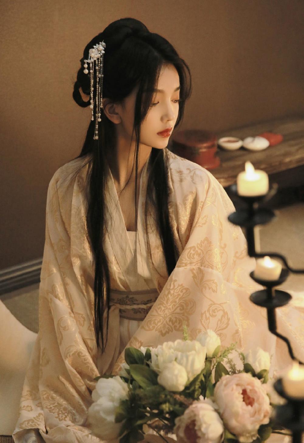 女友给我讲述她的第一次性爱经历