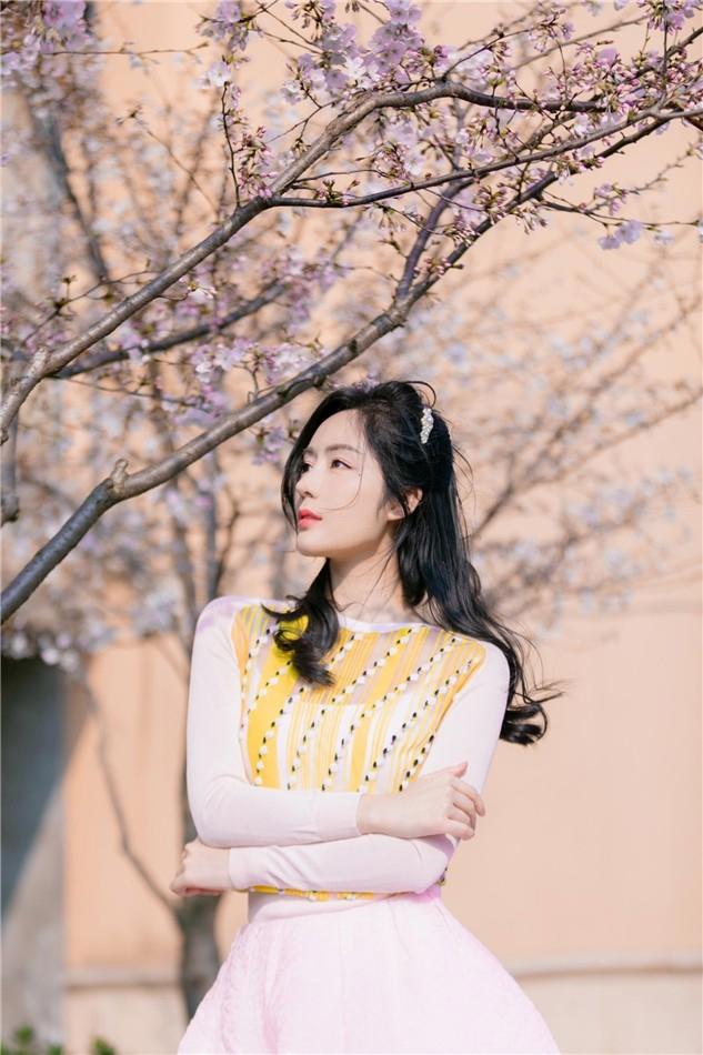 好紧动一动两性故事 情慕南雨敬深秋