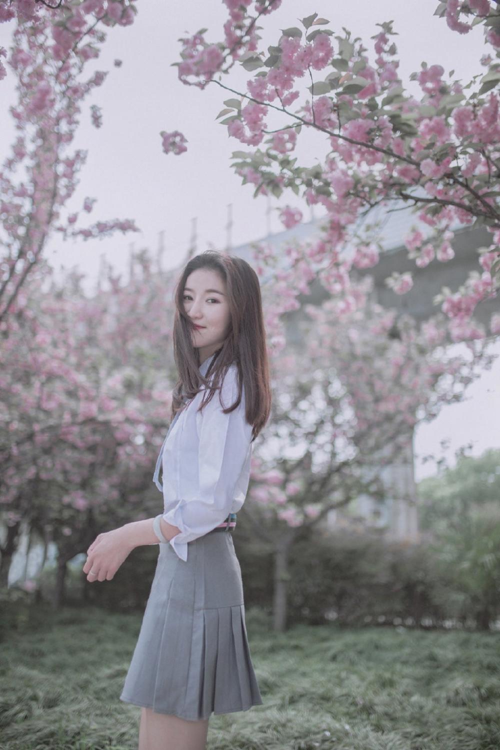 那悲伤藏得那么好,不愿被看见