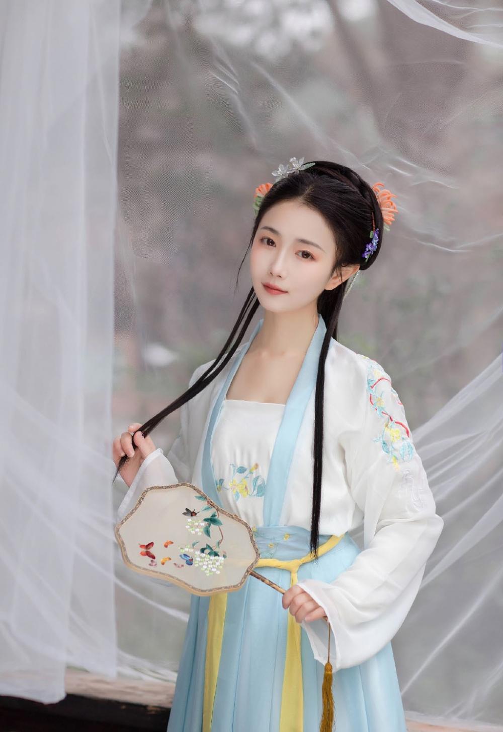 动漫美女受辱cg 漫画萝莉被虐吸奶 动漫美女被褥流水