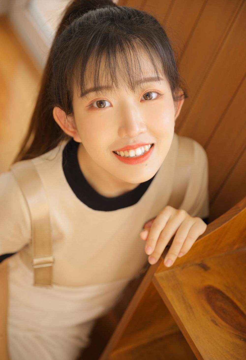 职场潜规则 22岁的我被他压在胯下破处我泣不成声