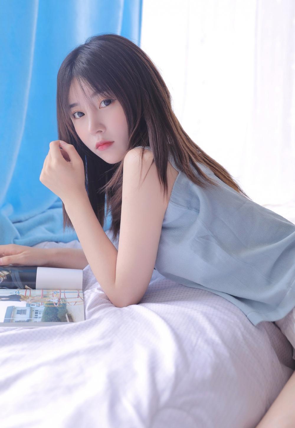 16岁美女高三女生的和同班男生的激情性爱故事