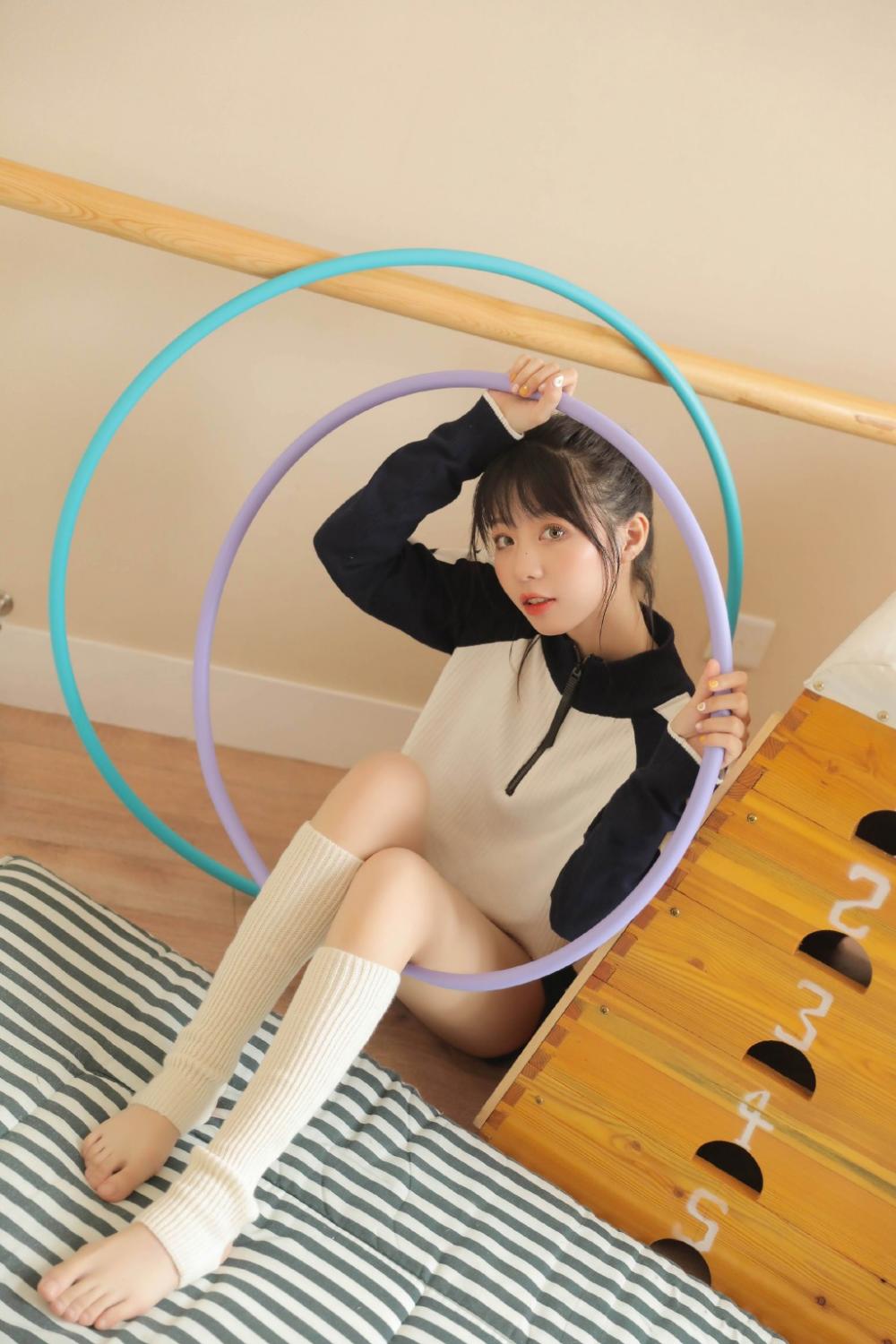 教室里我与代课美女大学生老师的一次