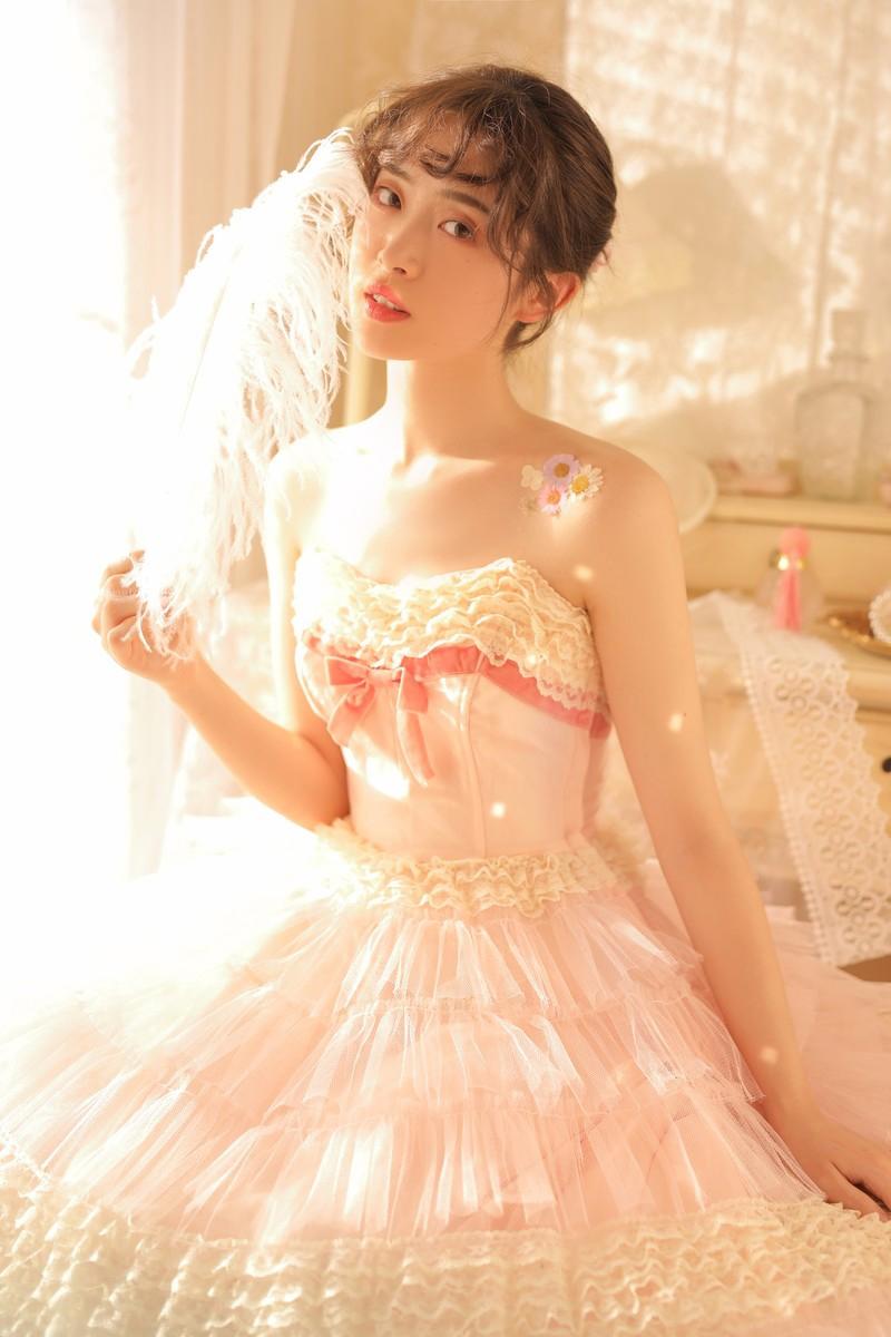 90后女友喜欢光着身子满屋逛