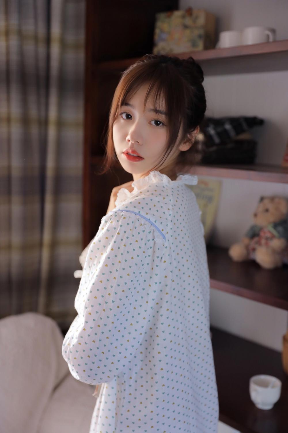 毕福剑近况 毕福剑现任老婆及女儿照片