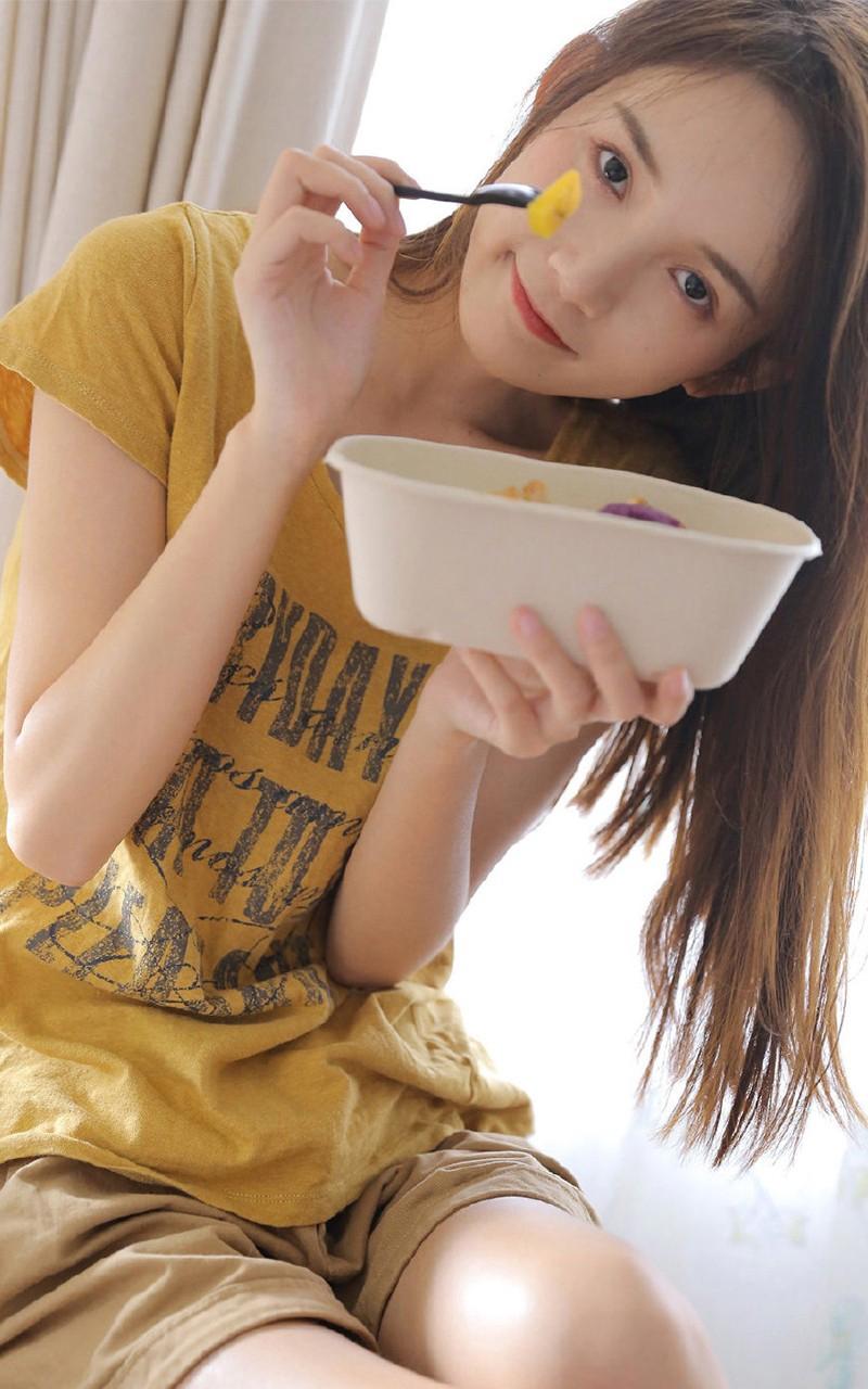 老婆让我睡她小侄女 姐姐晚上洗澡不关门 给小龙女开处女包小说