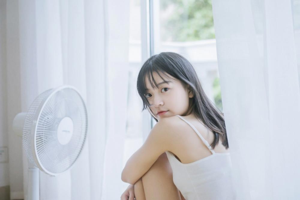 一女多男np巨h 亲爱的你的好紧,下面水好多