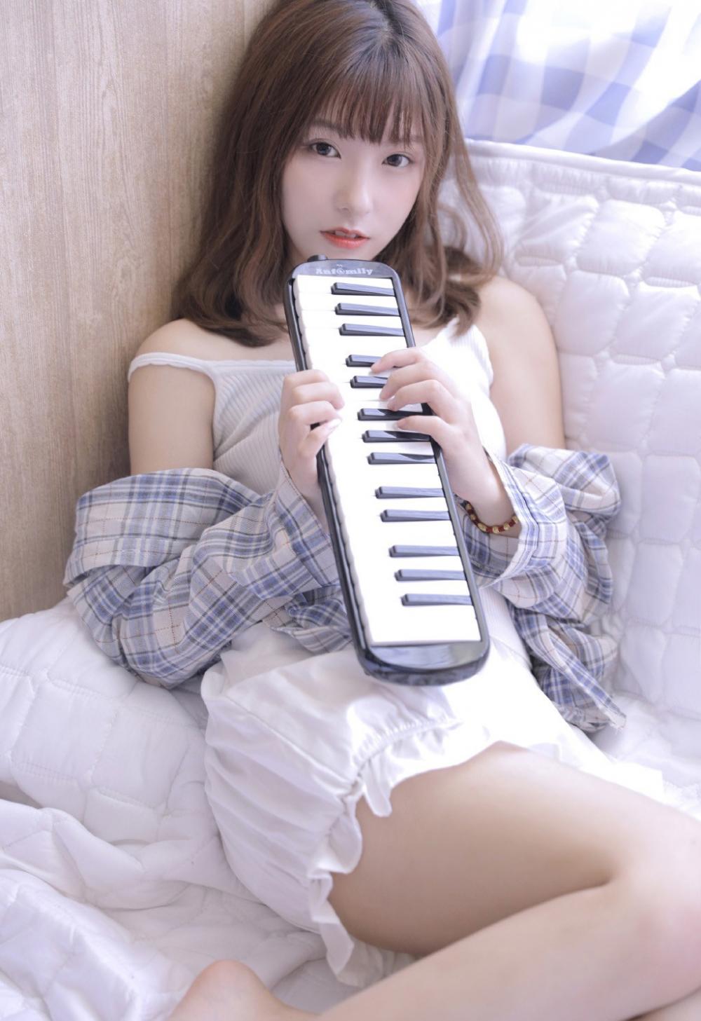 老实老公居然和陌生女人调情网聊