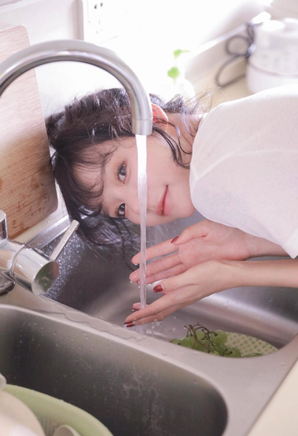 让人一看就想弄的图片 极品MM翘臀特写搔首弄姿