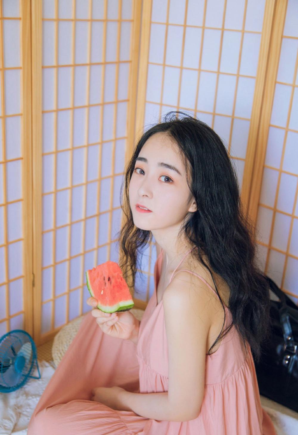 原来婚姻只是他的垫脚石