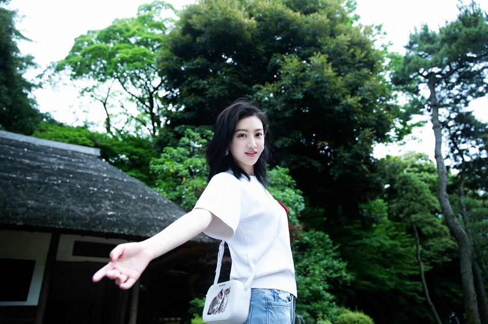 你每一次的关心,只会增加我的伤感