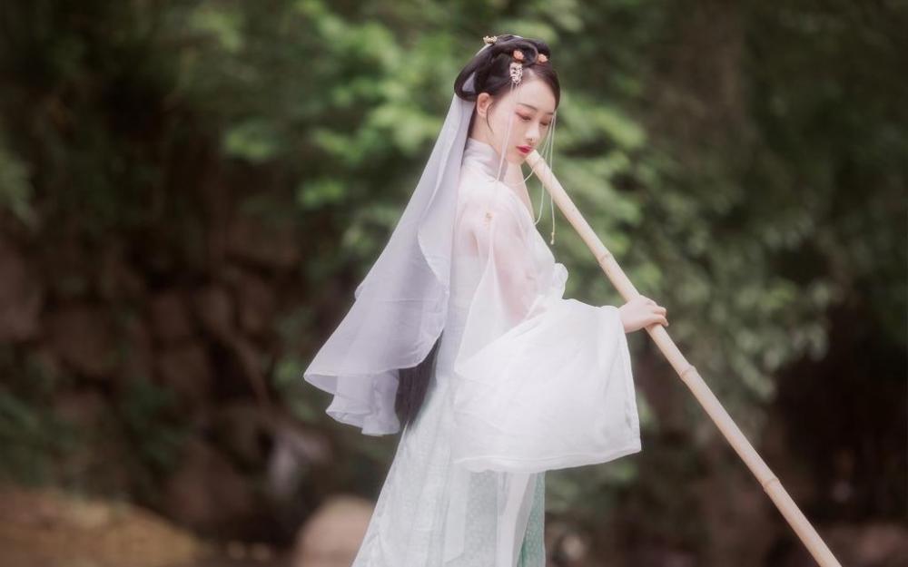 人生在世，读人是基础，看人是关键，做人最重要