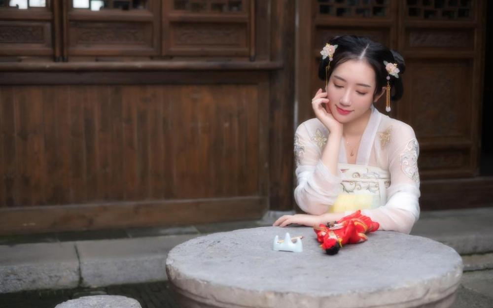 丝袜母狗 爱爱故事