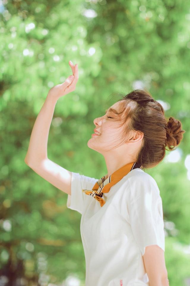 一只繁缕小说作品 一群女的上一个男的