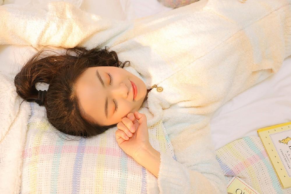 20岁一夜变老的妻子 腐书网兄弟文爆h 艾很黄过程动态图!