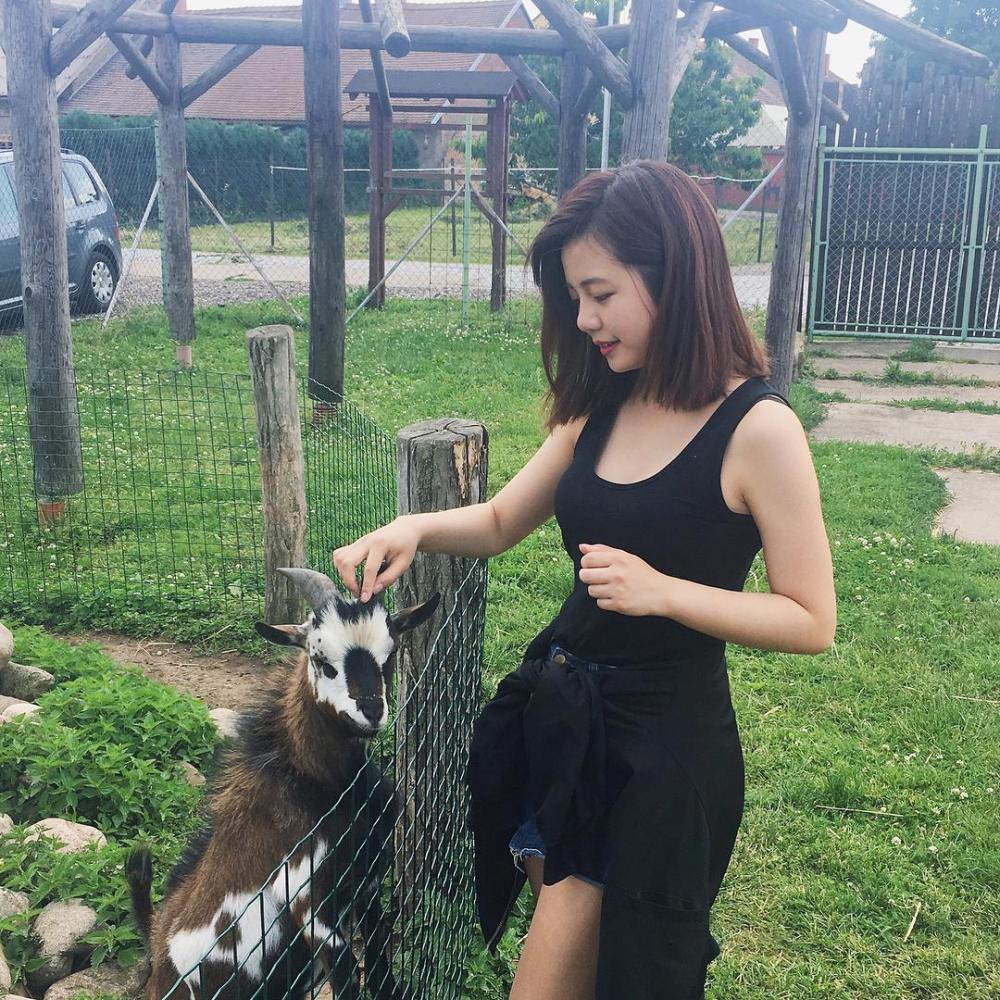 那夜之后难以忘怀她的妩媚动人