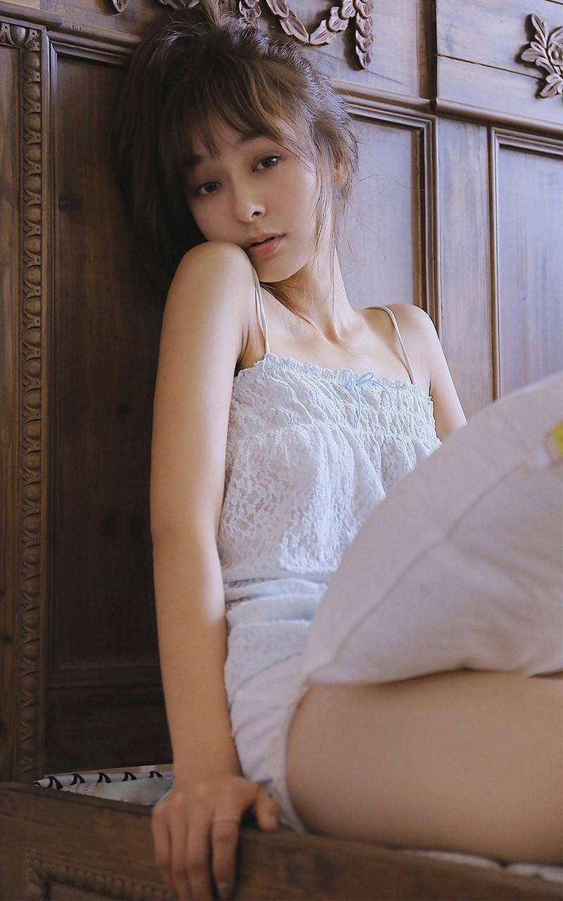 我唯用文字把飘零写到心疼