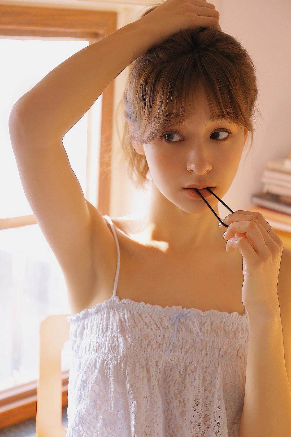 公公见我穿肉色裤袜就膨胀