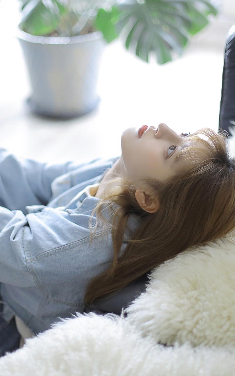 嗯……不要了…嗯…不要舔那里 老婆当着我面被4p