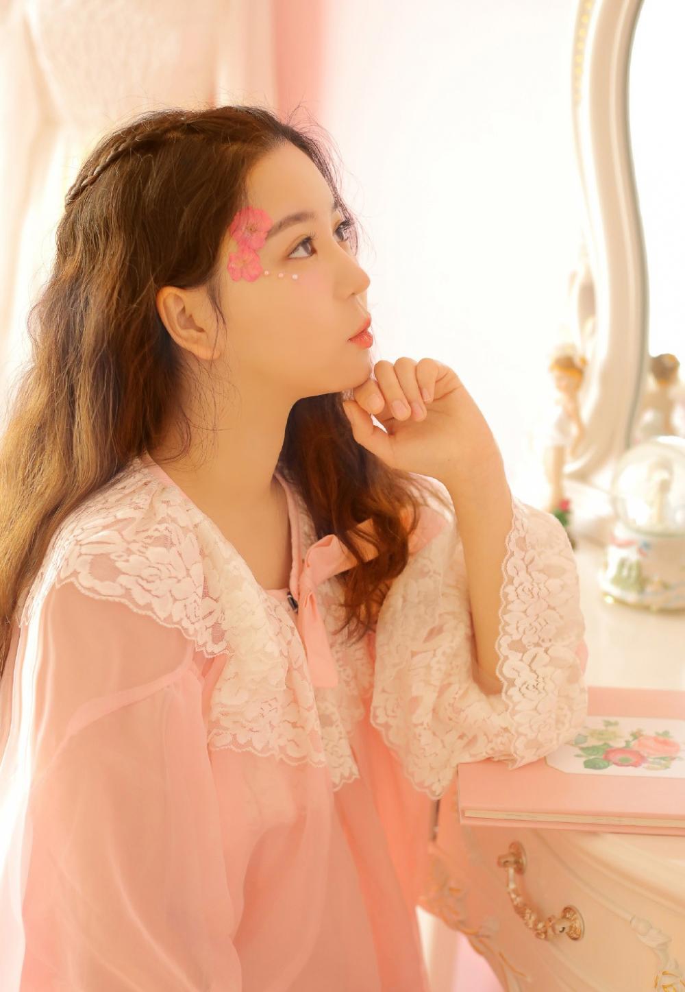 幼师舍身为孩子挡垮塌水泥板(图文)