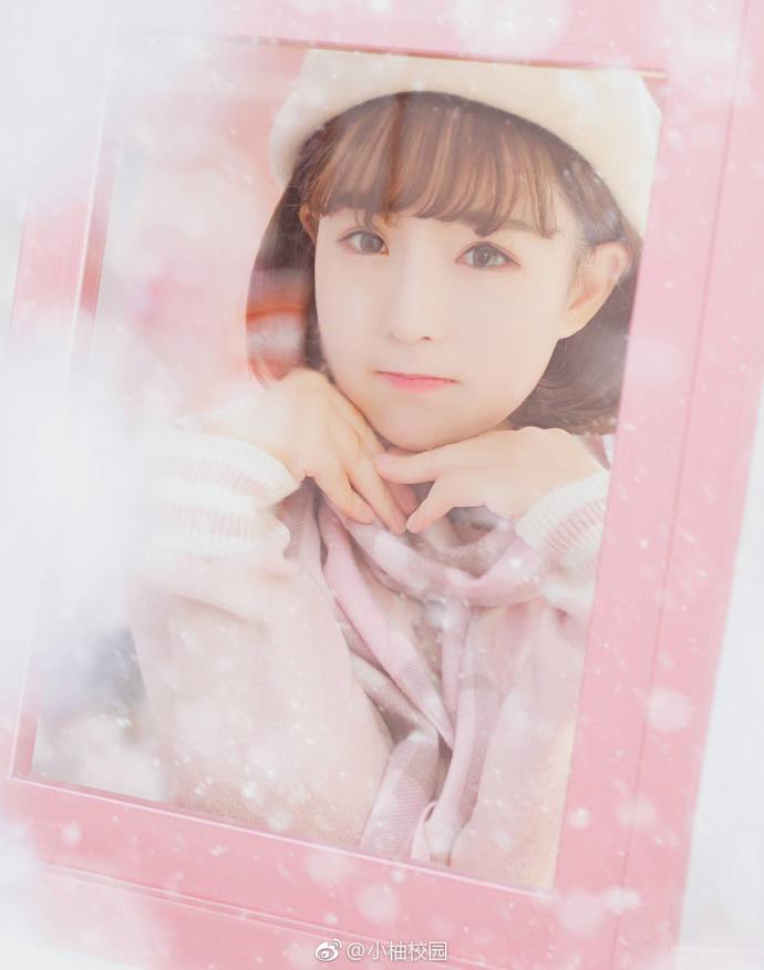 大狼狗趴在她的身上 我和强壮的大狼狗干噗滋噗滋粗喘