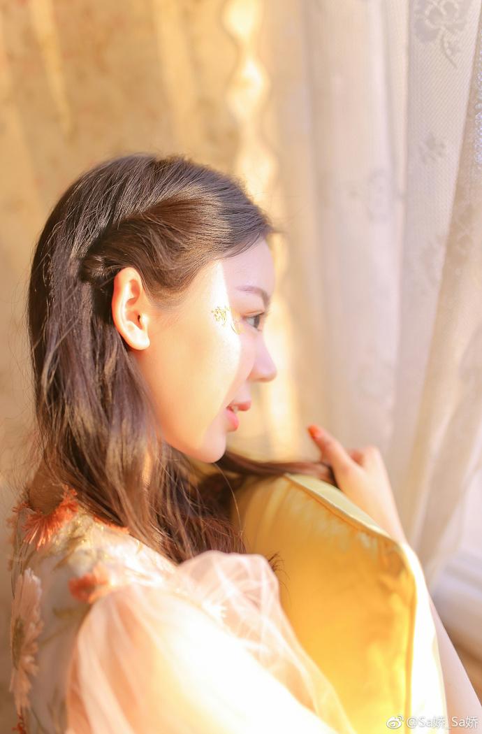 上课我穿超短裙被同桌摸出水 只属两个人的任务韩漫百度云