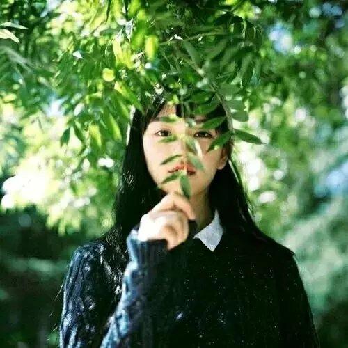 我差点强了穿黑丝袜的美女同学