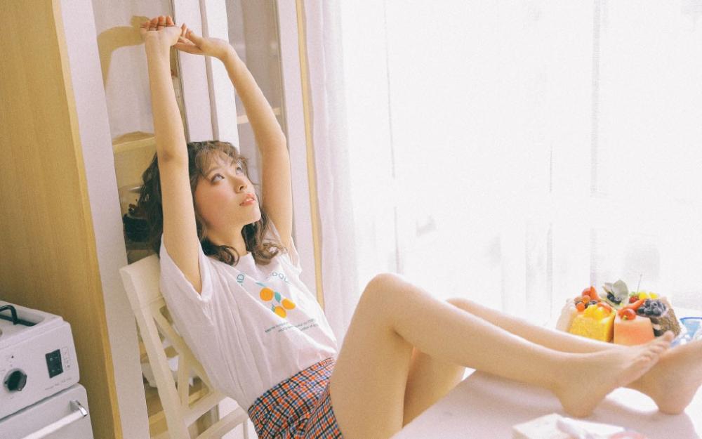 挺进女友闺蜜的身体  同时玩弄几个男人的感觉好爽