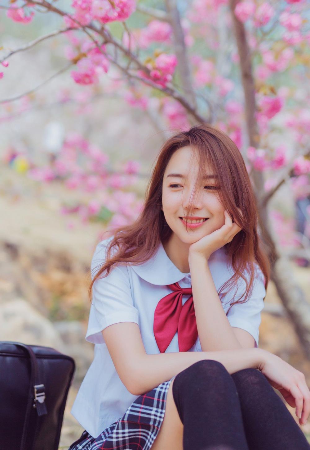 后妈后妹把我绑起来,让老男人霸王硬上弓毁掉我