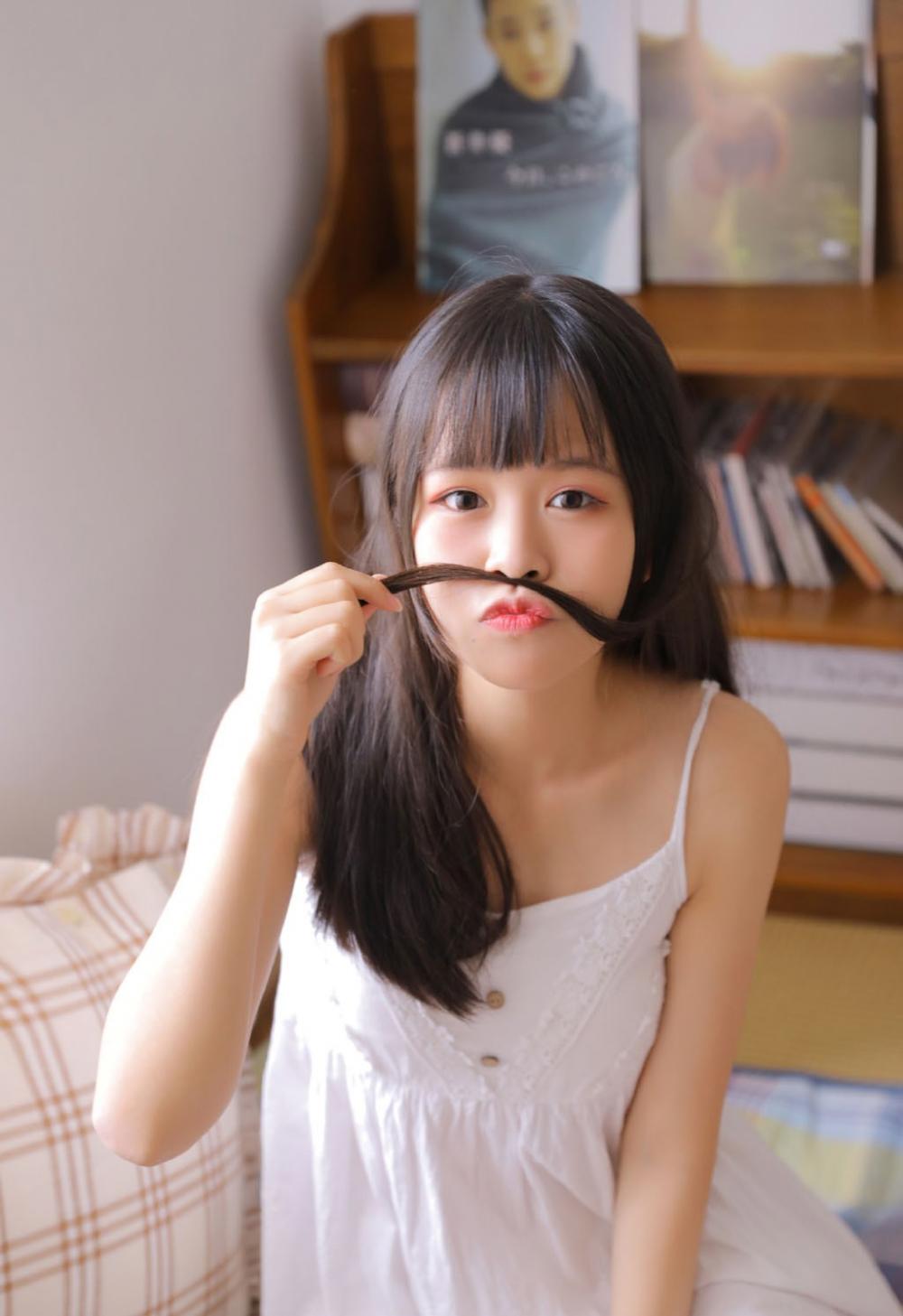 新婚美人妻的沉沦：我的清纯新娘，是台下宾客的情妇