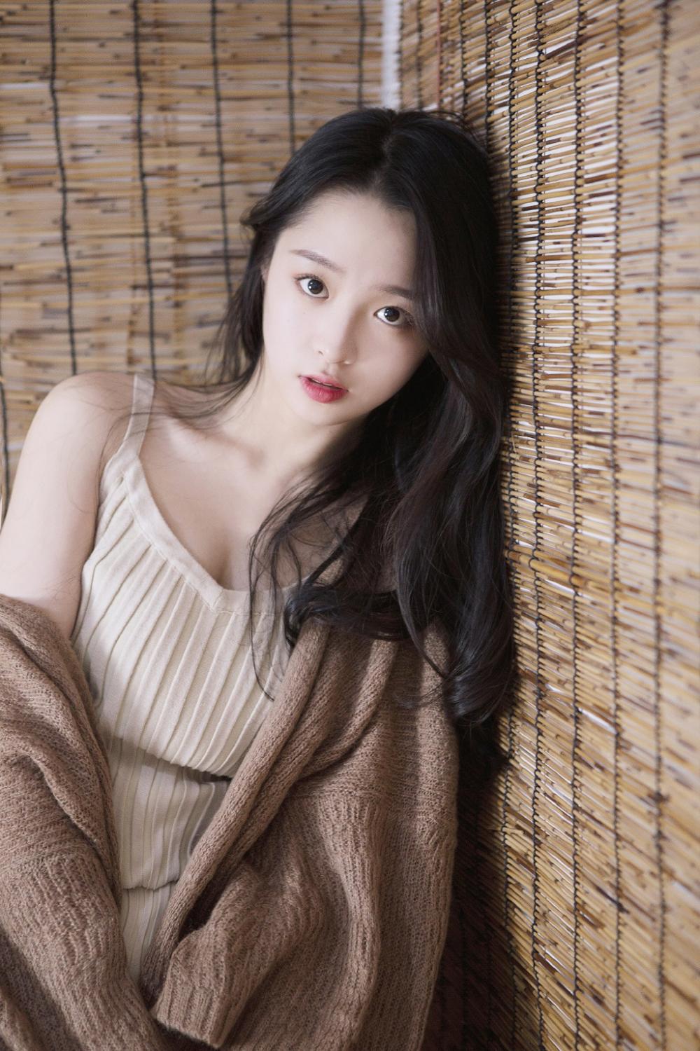 我炒菜他也在下面舔 姐夫那坚挺的地方令我欲罢不能