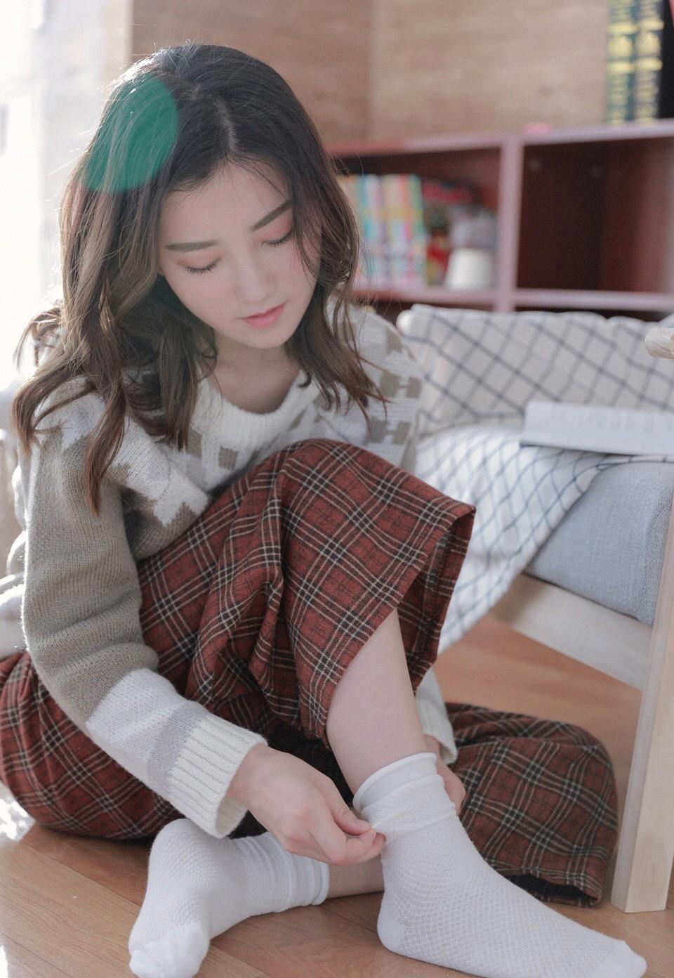 我想让三个男人同时搞我 老公我还要 我的jb捅进处老师深处耽美