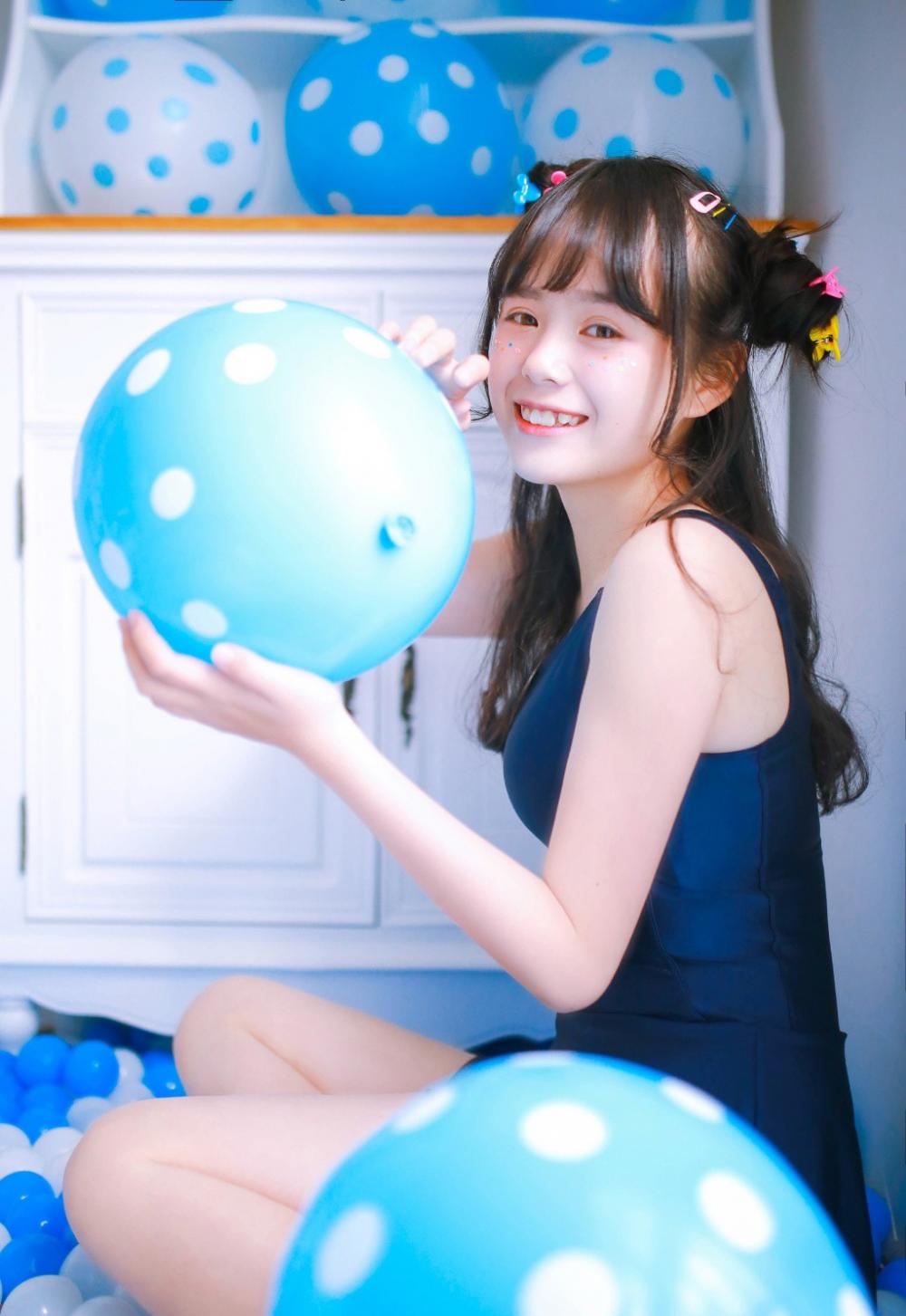 黄昏,楼上的女孩敲开了我的房门