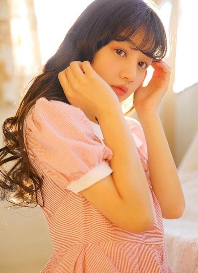 美女被董事长的屈辱调教，身体给了董事长玩弄