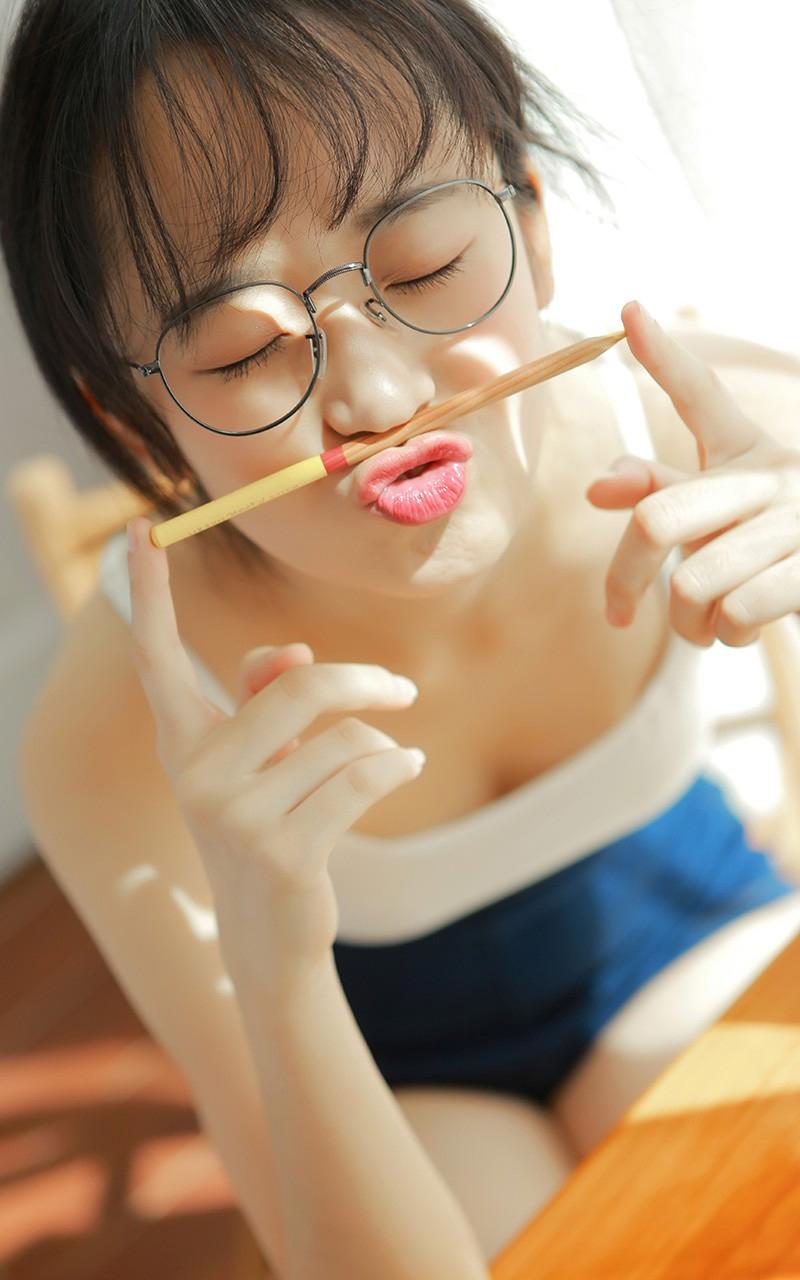 抽插熟睡小侄女爽啊 用力插我,我是浪货 小侄女的水