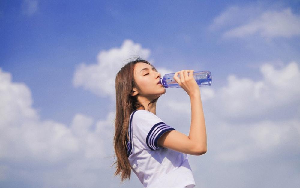 一口春药让姐姐和我疯狂性爱