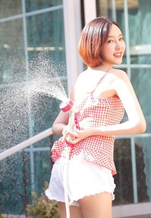 讲述：每晚小叔子和女友嘿咻呻吟不断