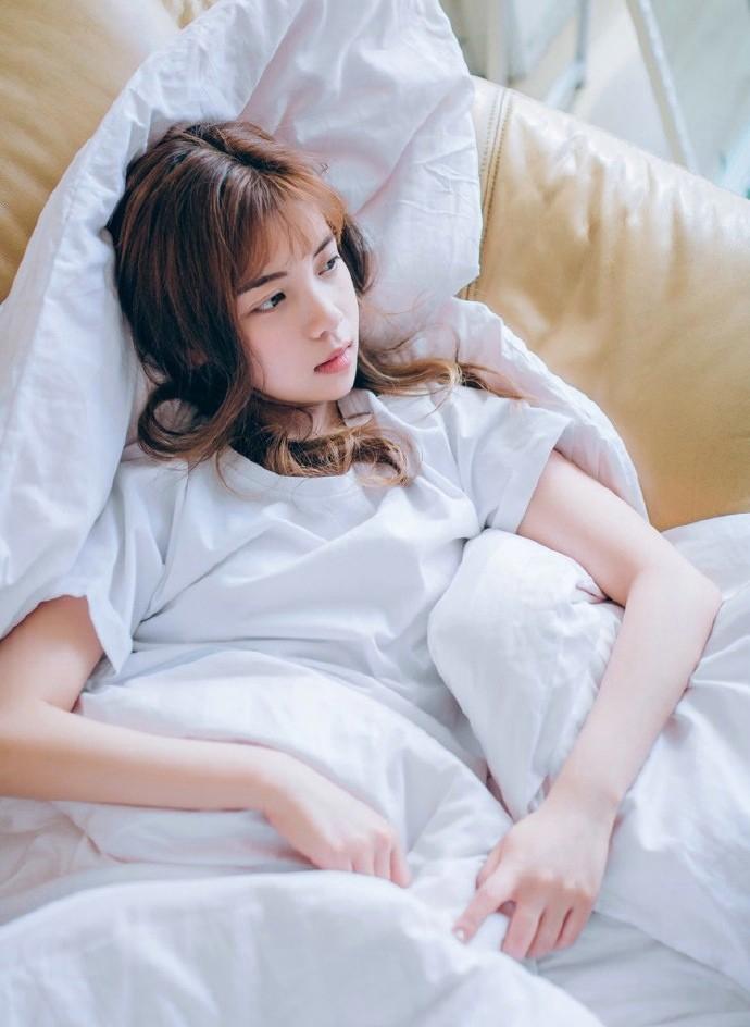 男人把女人强吻扒衣服 嗯嗯不要好大撑坏了b