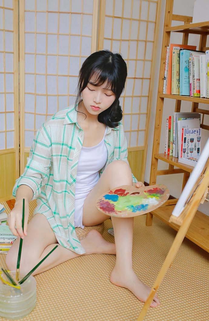 男子在女友身上刻字拍裸照不准分手