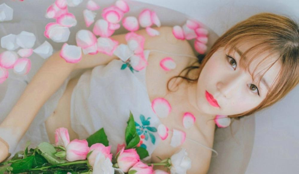 我和妈给爸戴绿帽子 妈妈半夜来到我房间 错把儿子当丈夫