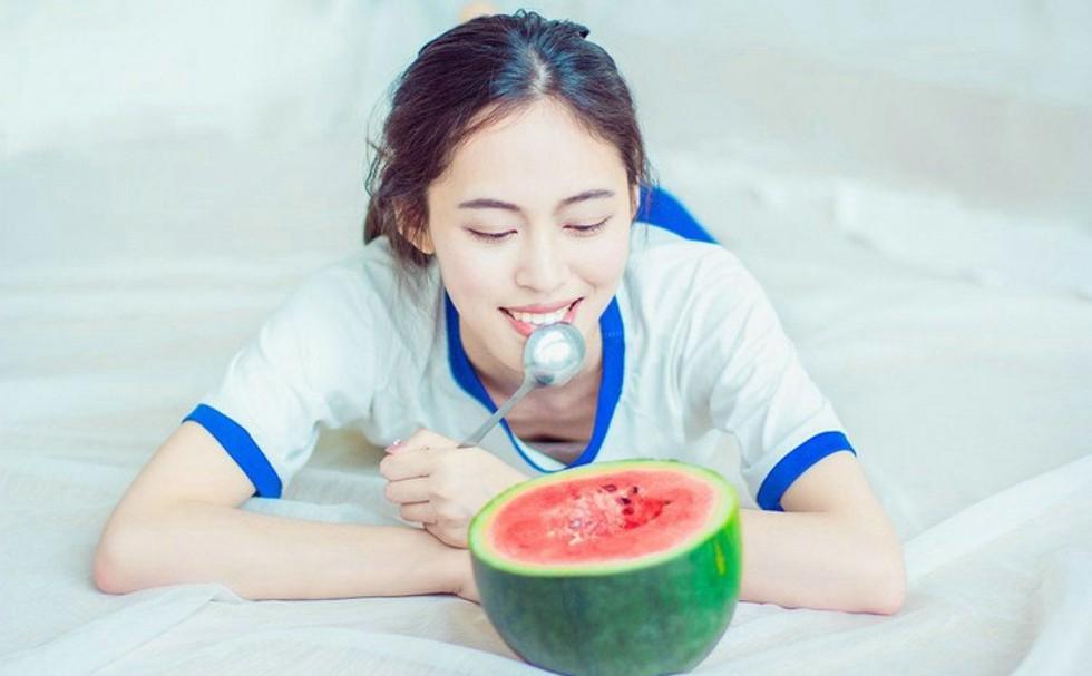 儿子干妈做我小三多年 贪得无厌我后悔和她偷情