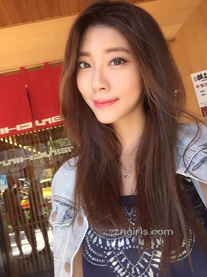 卖笑为生的女子：谁解那颗滴泪的心