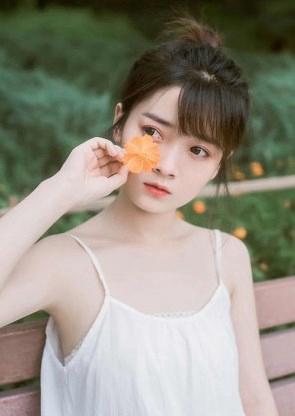 旧情人背着她老公安慰我的身体