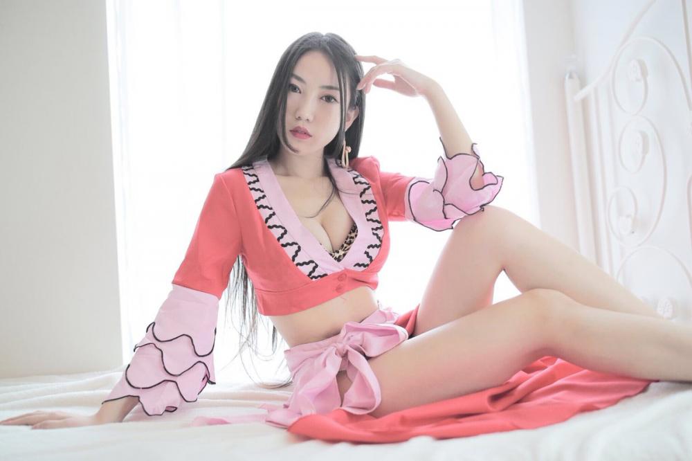 右手所做,不让左手知道