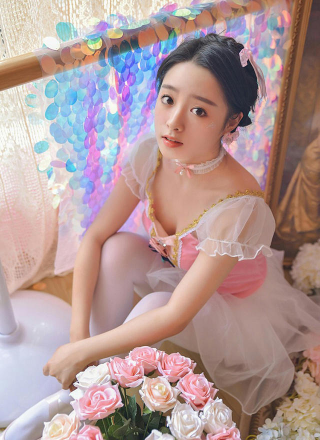 出轨女人口述:老公不在家 老汉在我身上耕耘 他掰开了我双腿进去了