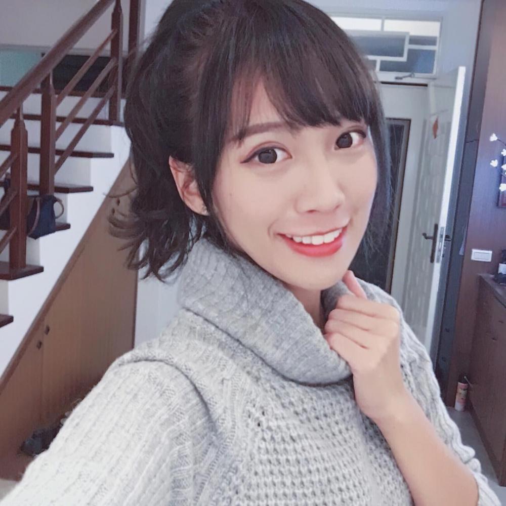 含着学长的紫色棒棒糖 巨龙在乖乖写作业