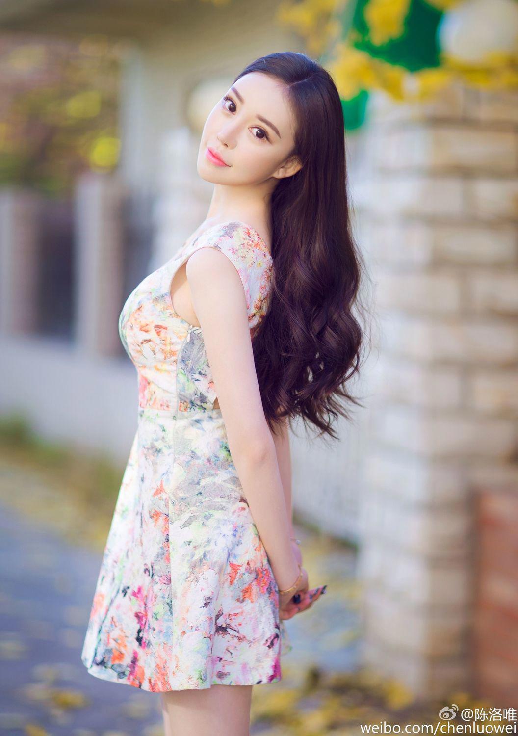 我差点强了穿黑丝袜的美女同学