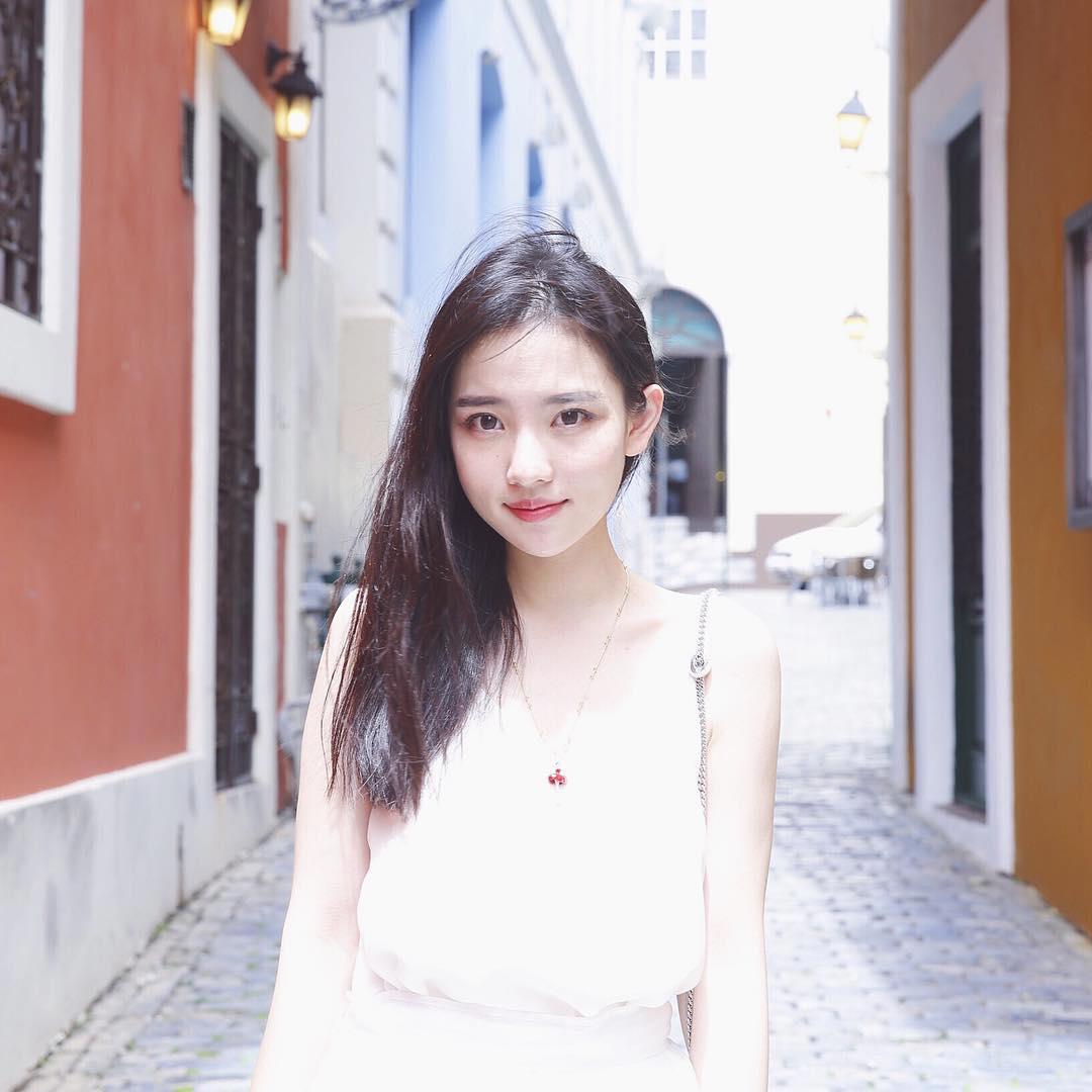 若爱请深爱，若弃请彻底