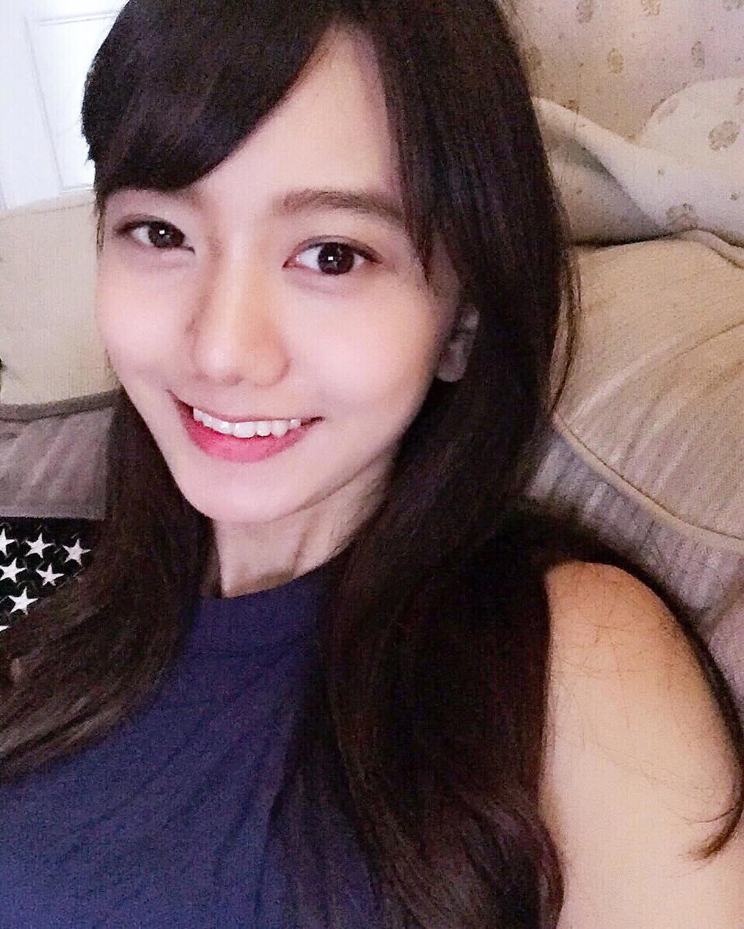 不要了好深不要了 美女和男友一起洗澡
